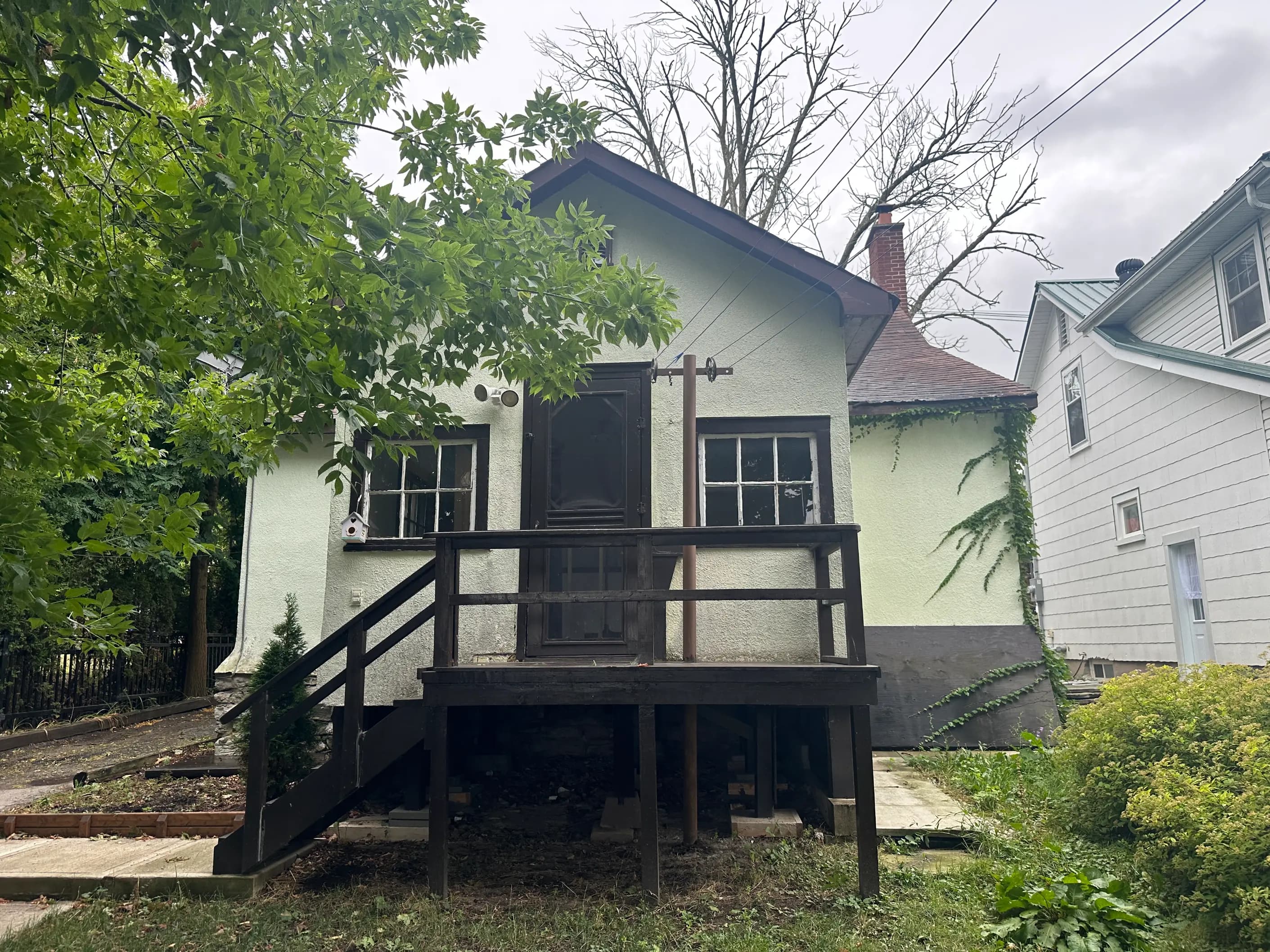 Cash home purchase, Bradford, Ontario Detached home in Bradford, Ontario — the kind of Old Bradford, Summerlyn, or Holland Marsh-edge property Canadian Home Buyers purchases for cash, as-is.