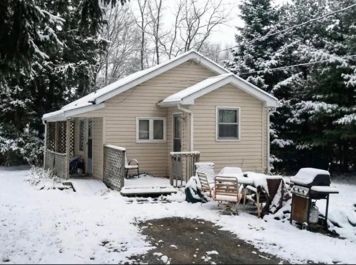 Cash home purchase, Brampton, Ontario Brampton, Ontario home recently purchased by Canadian Home Buyers — closed as-is in cash through a licensed Ontario real estate lawyer.