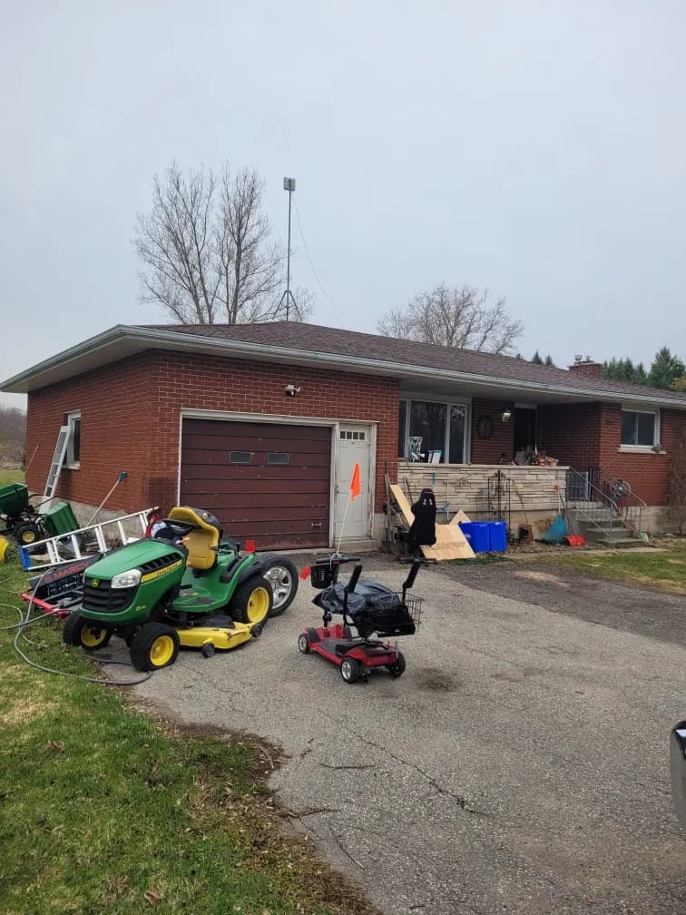 Cash home purchase, Brampton, Ontario Detached home in Brampton, Ontario — the kind of Bramalea, Mount Pleasant, Springdale, or Heart Lake-area property Canadian Home Buyers purchases for cash, as-is.