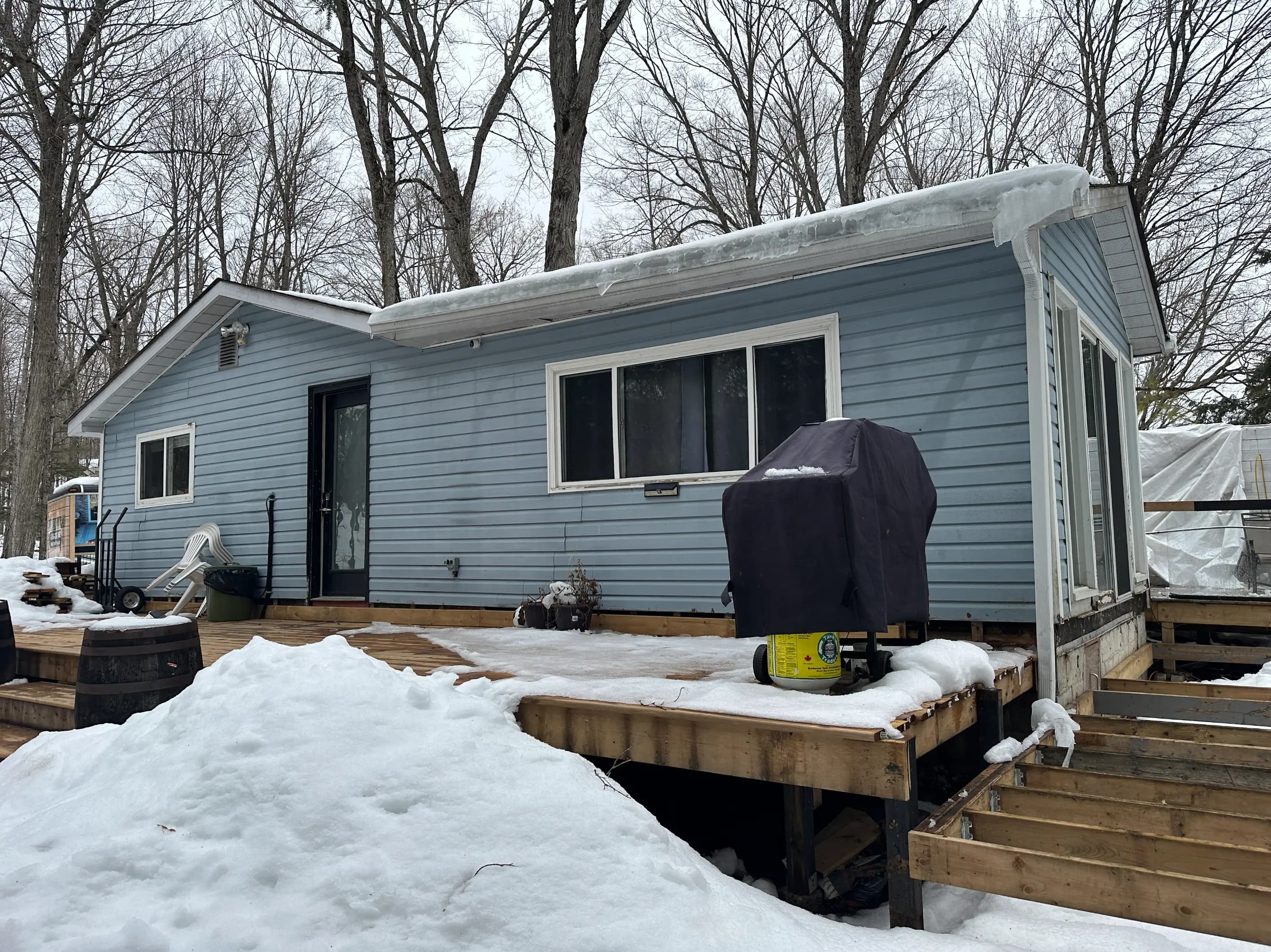 Cash home purchase, Caledon, Ontario Caledon, Ontario home recently purchased by Canadian Home Buyers — closed as-is in cash through a licensed Ontario real estate lawyer.