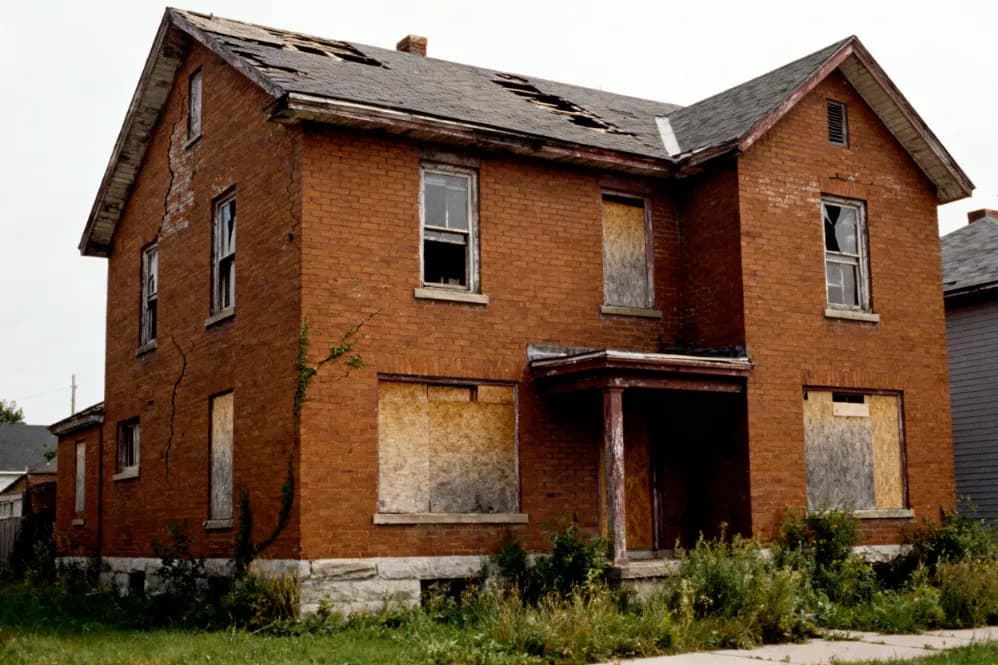 Cash home purchase, Halton Hills, Ontario Detached home in Halton Hills, Ontario — the kind of Georgetown, Acton, or Glen Williams-area property Canadian Home Buyers purchases for cash, as-is.