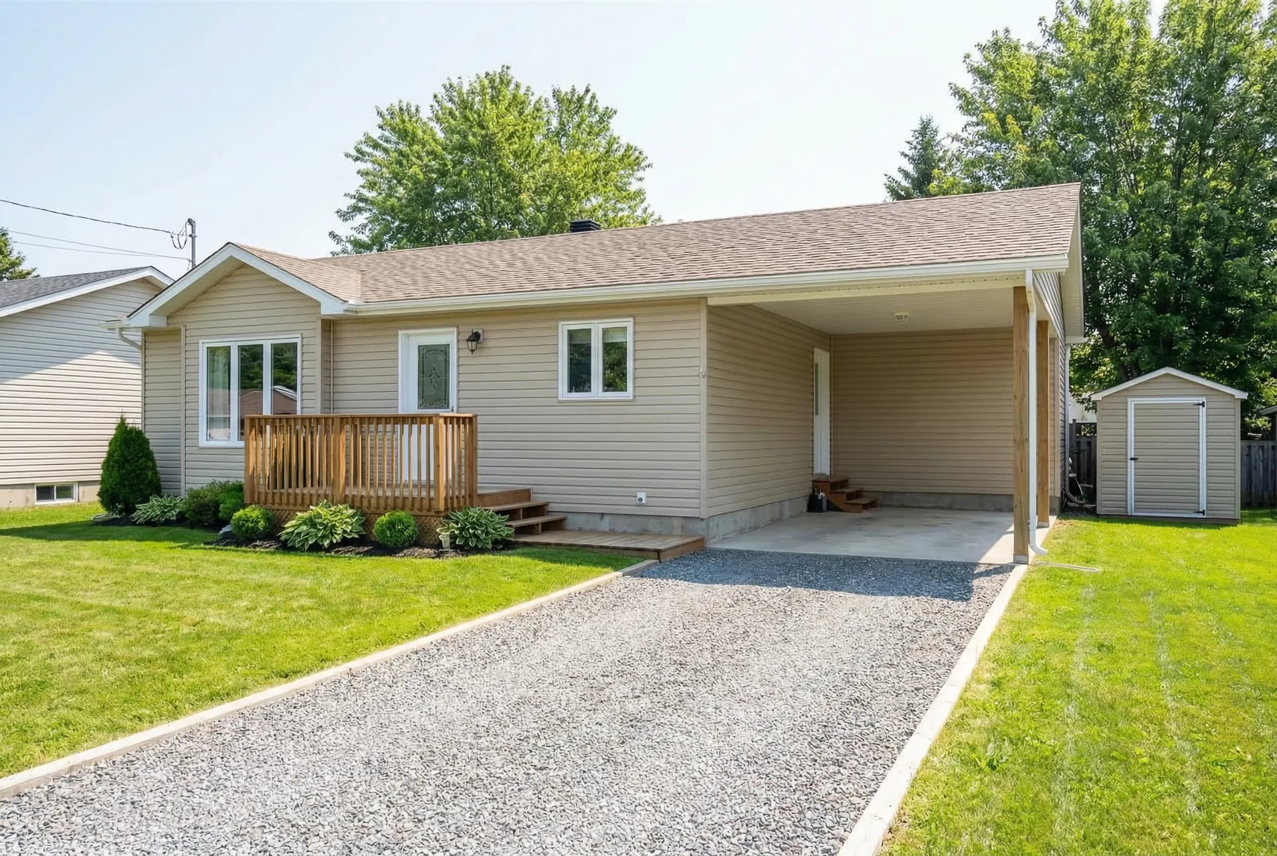 Cash home purchase, Lloydminster, Alberta Detached single-family bungalow representative of Lloydminster, Alberta's mid-century homes — the kind of as-is property Canadian Home Buyers purchases for cash.