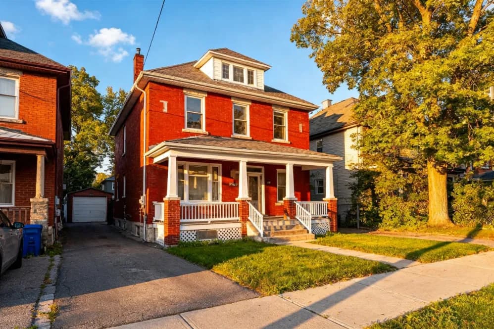 Cash home purchase, Markham, Ontario Detached home on a Markham, Ontario street — the kind of Unionville, Markham Village, Cathedraltown, Cornell, or Berczy Village property Canadian Home Buyers purchases for cash, as-is.