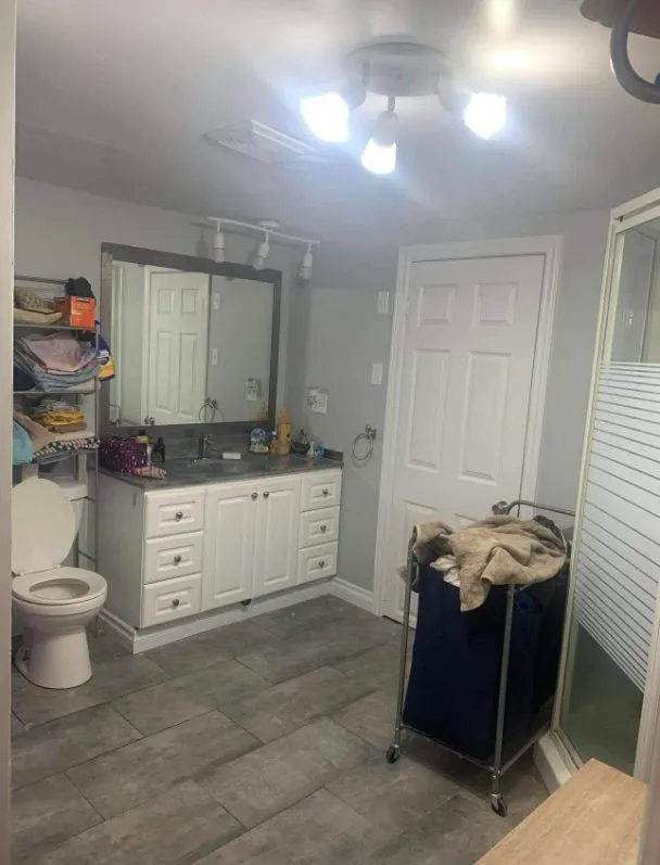 Cash home purchase, Milton, Ontario Milton, Ontario home recently purchased by Canadian Home Buyers — closed as-is in cash through a licensed Ontario real estate lawyer.