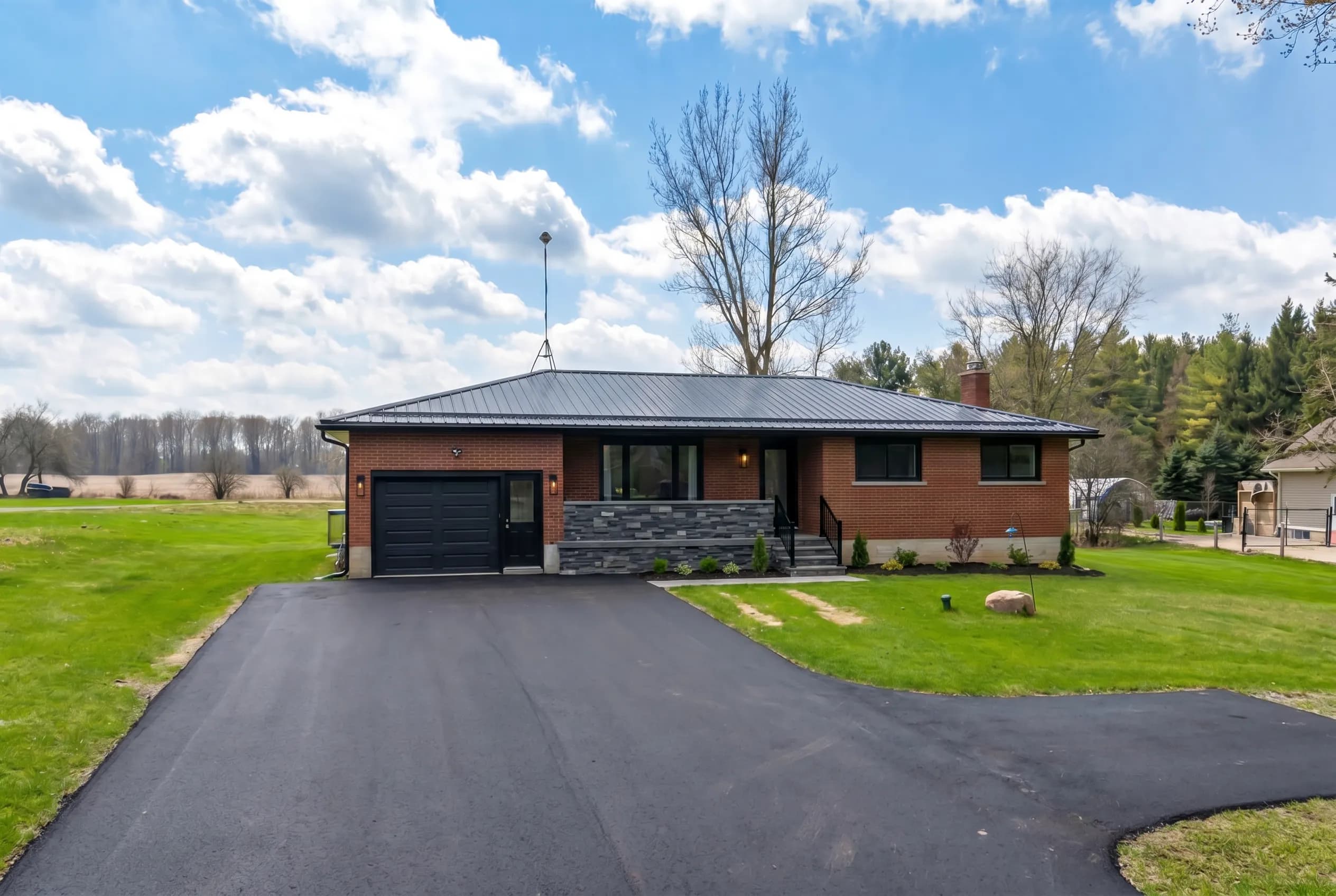Cash home purchase, Mississauga, Ontario Detached home on a Mississauga, Ontario street — the kind of Port Credit, Lorne Park, Cooksville, Erin Mills, or Square One City Centre property Canadian Home Buyers purchases for cash, as-is.
