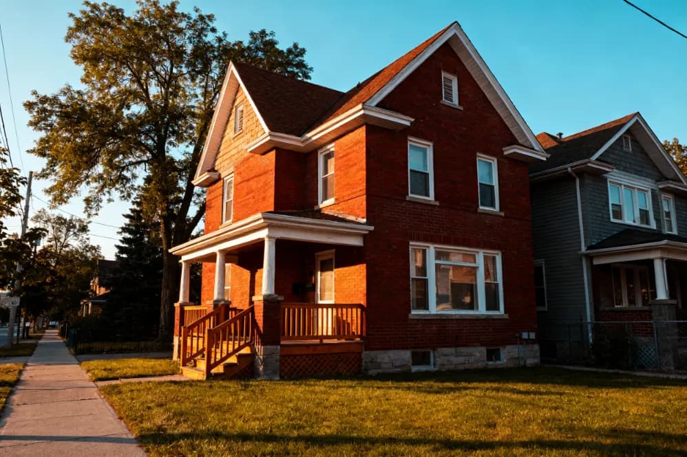 Cash home purchase, Oshawa, Ontario Detached home in Oshawa, Ontario — the kind of O'Neill, McLaughlin, Donevan, or Lakeview-area property Canadian Home Buyers purchases for cash, as-is.