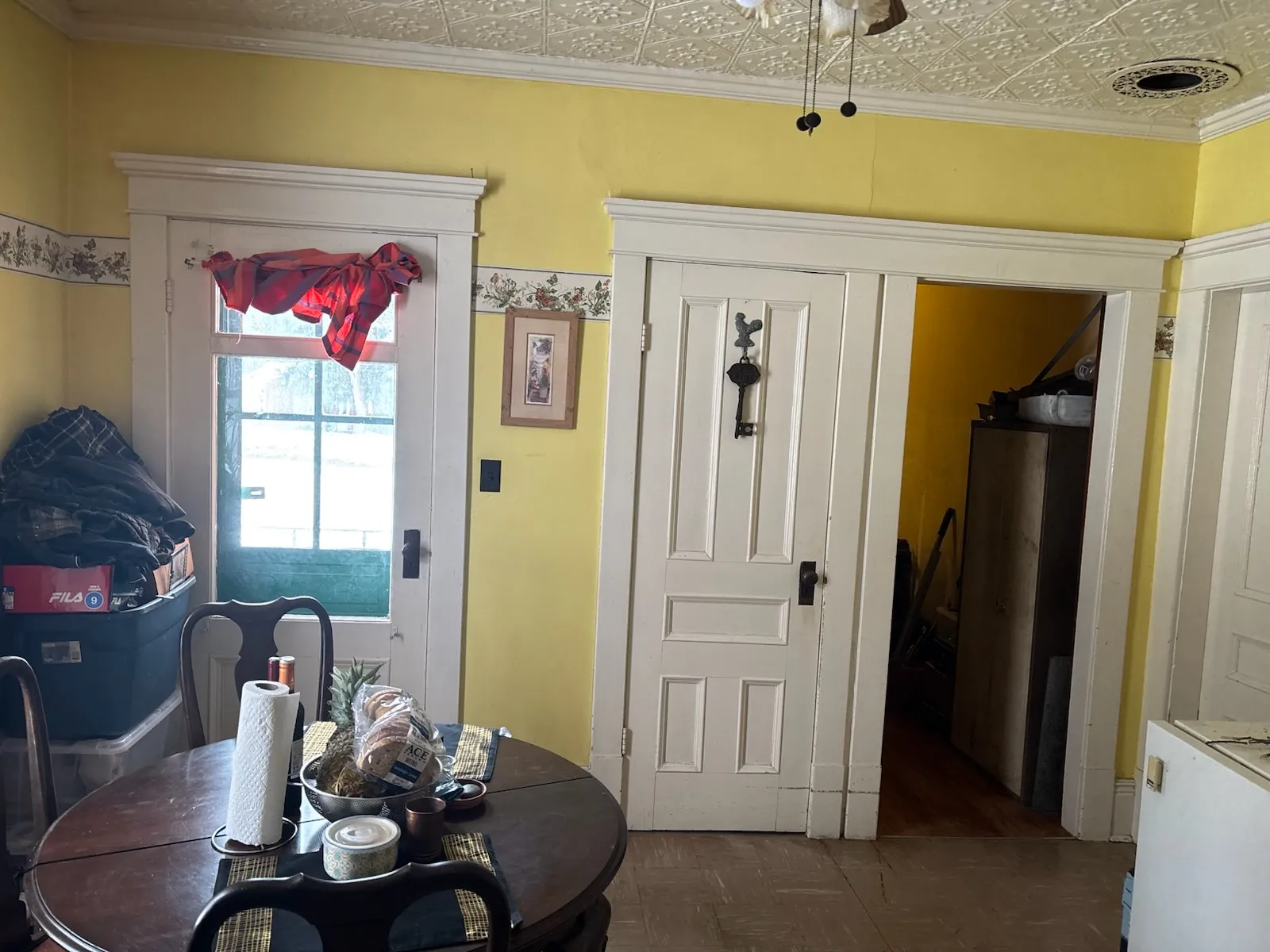 Cash home purchase, Port Hope, Ontario Detached home in Port Hope, Ontario — the kind of Old Port Hope Heritage District, North Hill, or rural Ganaraska-area property Canadian Home Buyers purchases for cash, as-is.