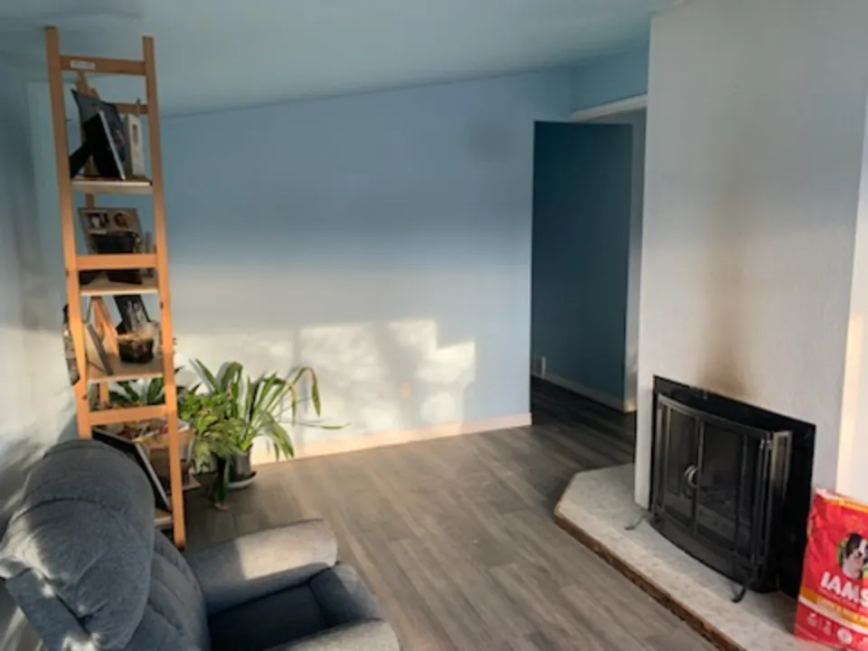 Cash home purchase, Richmond Hill, Ontario Richmond Hill, Ontario home recently purchased by Canadian Home Buyers — closed as-is in cash through a licensed Ontario real estate lawyer.