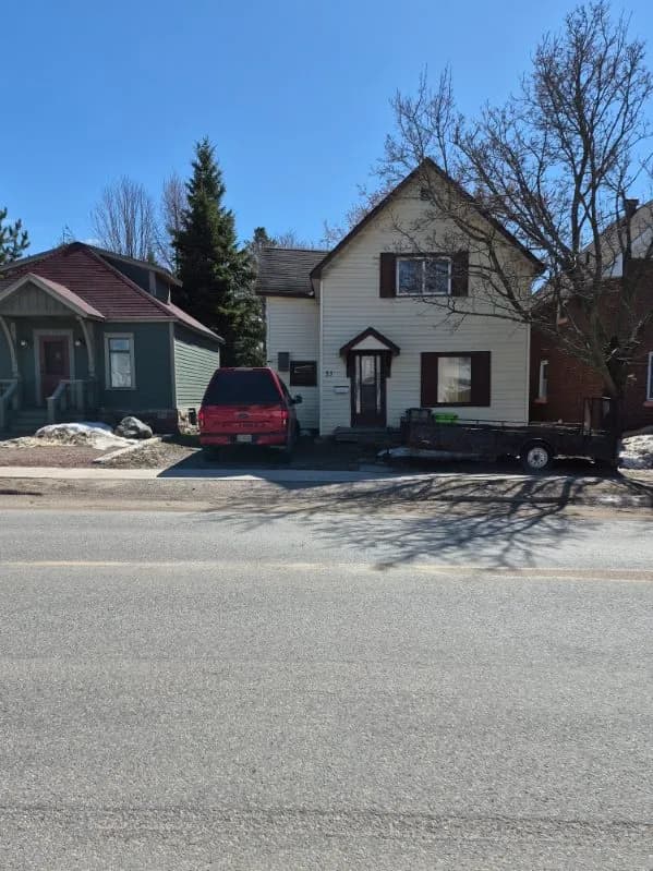 Cash home purchase, Sherwood Park, Alberta Sherwood Park, Alberta home recently purchased by Canadian Home Buyers — closed as-is in cash through a licensed Alberta real estate lawyer.