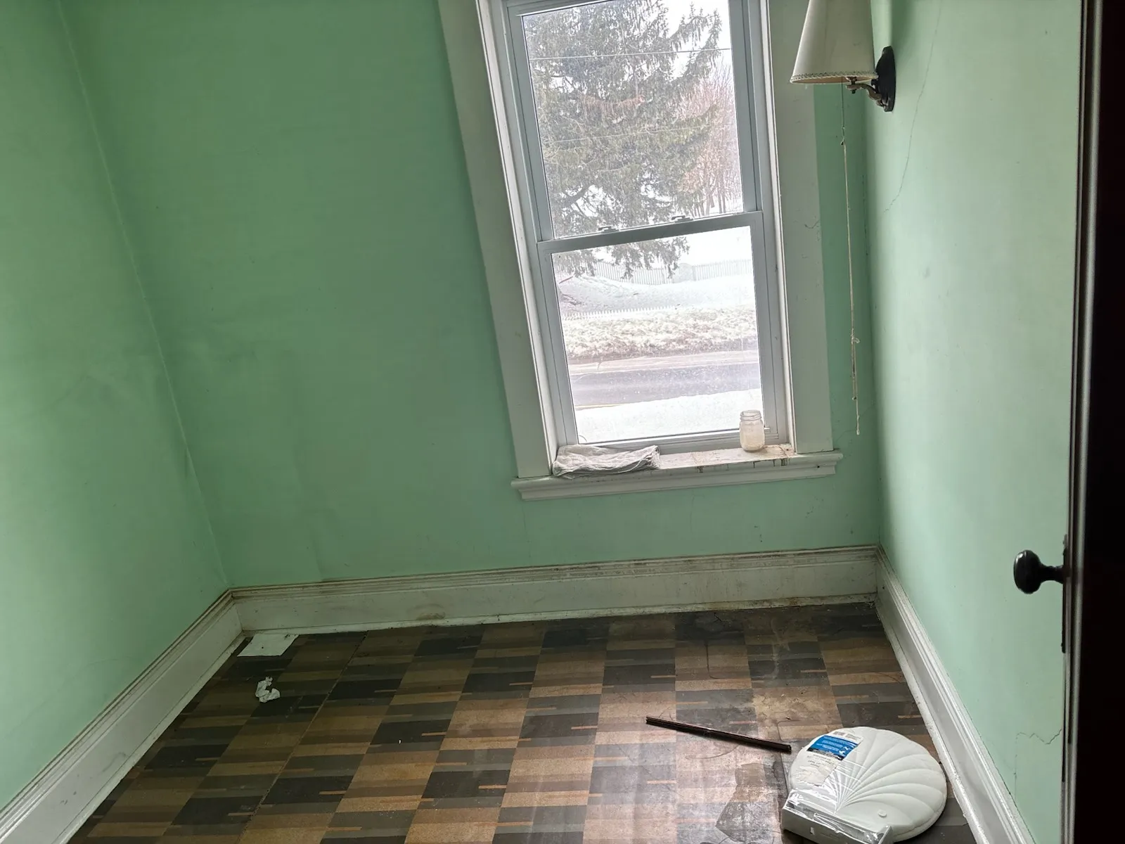Cash home purchase, Thunder Bay, Ontario Thunder Bay, Ontario home recently purchased by Canadian Home Buyers — closed as-is in cash through a licensed Ontario real estate lawyer.