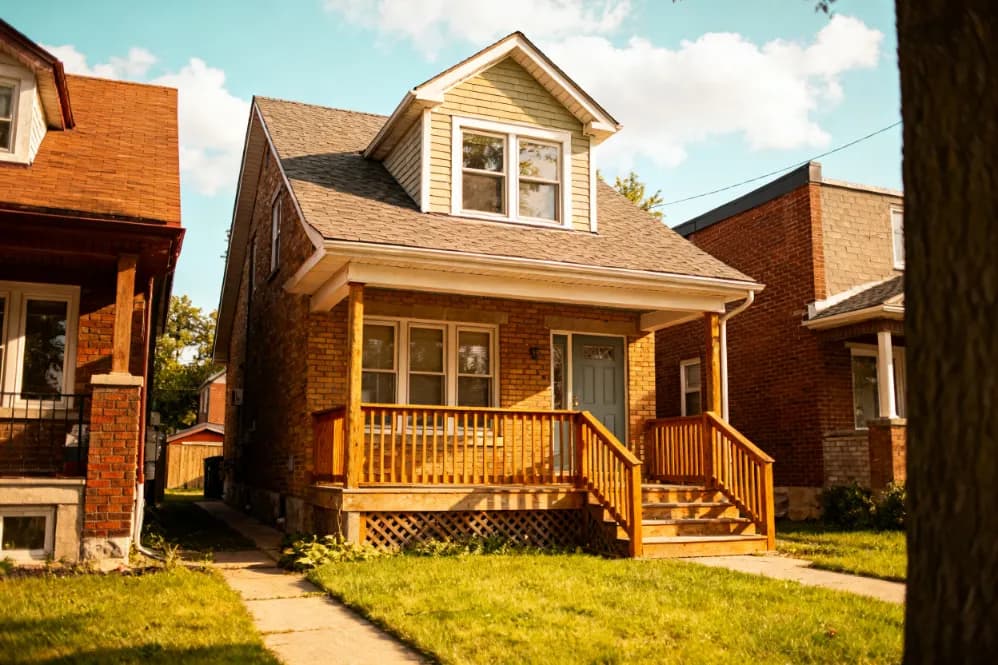 Cash home purchase, Thunder Bay, Ontario Detached home in Thunder Bay, Ontario — the kind of Port Arthur, Fort William, Westfort, or Current River-area property Canadian Home Buyers purchases for cash, as-is.